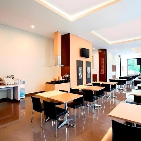 Amaris Hotel Pasar Baru Dżakarta Zewnętrze zdjęcie